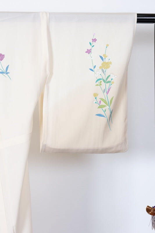 Summer formal kimono used (Houmongi), ro silk, off-white, purple, indigo, green, white, gold, floral pattern, embroidered crest of mandarin oranges in a circle, L183