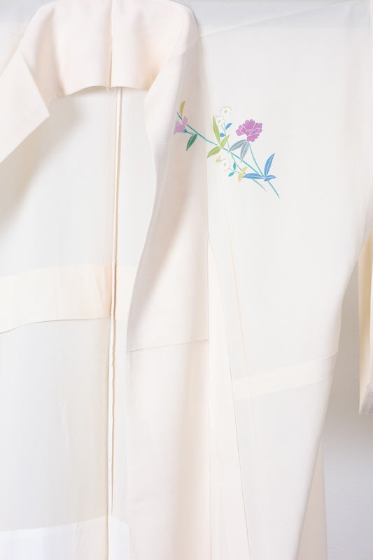 Summer formal kimono used (Houmongi), ro silk, off-white, purple, indigo, green, white, gold, floral pattern, embroidered crest of mandarin oranges in a circle, L183