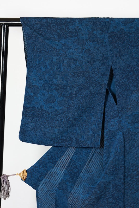 Summer Edo Komon used (small patterned kimono fabric), Ro-chirimen (crepe silk), shades of indigo, sarasa (printed pattern), L178