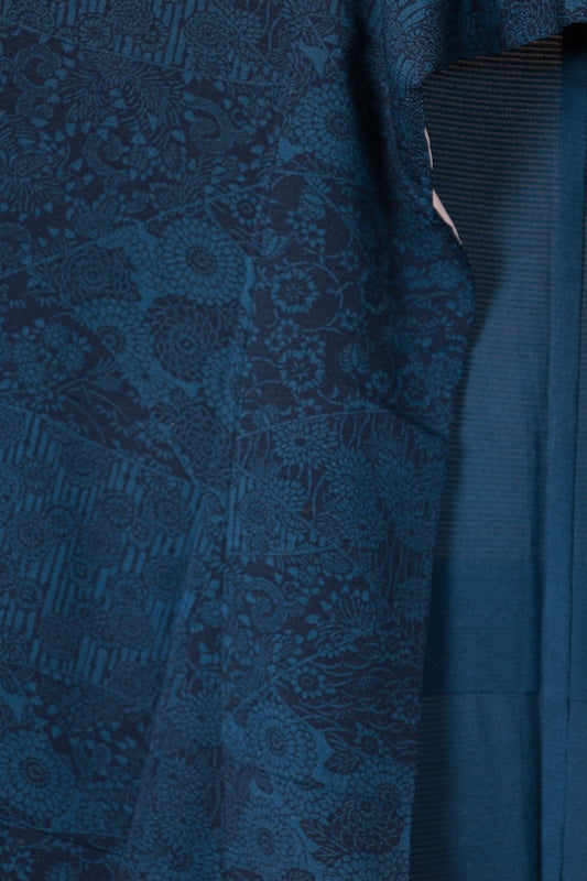 Summer Edo Komon used (small patterned kimono fabric), Ro-chirimen (crepe silk), shades of indigo, sarasa (printed pattern), L178
