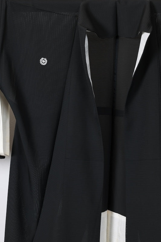 Summer Black Formal Kimono used(Ro-style) - Black, Purple, White, Gray - Wisteria - Five crests, dangling roses and wisteria with diamond-shaped flowers - Hand-painted Kyoto Yuzen dyeing - L181