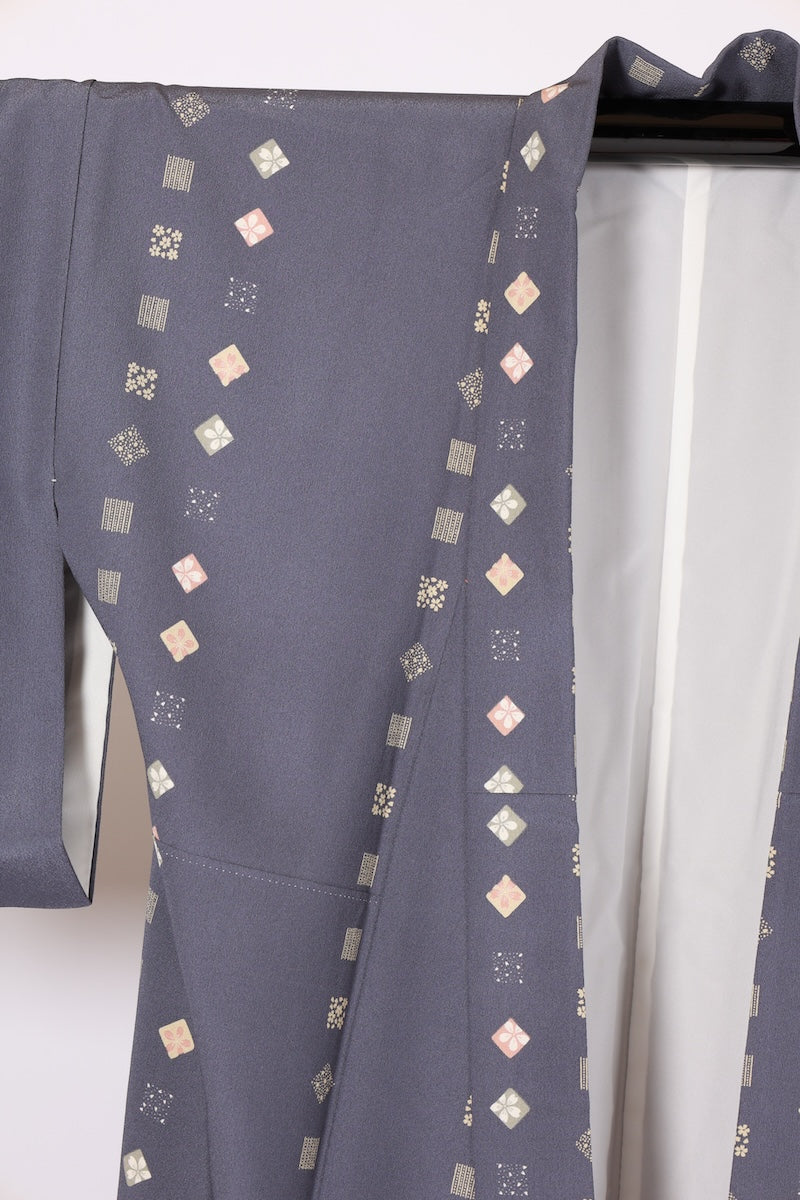 Japanese kimono used <komon> M-size  polyester /B622