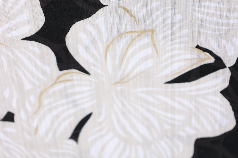 Brand new yukata (summer kimono) for art salons. Black, gold, beige, white. Shippo (seven treasures) pattern, floral design. Hand-dyed. AA8