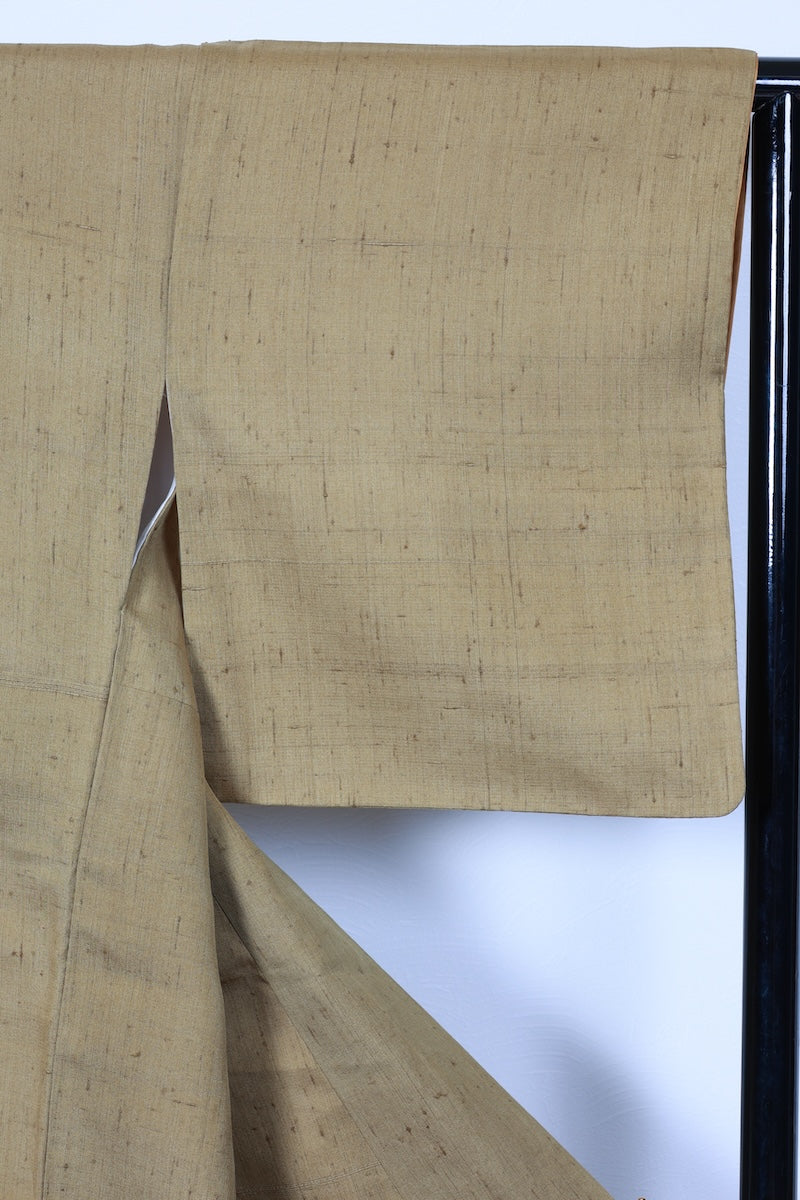 Iromuzi-kimono Hand-woven raw tsumugi ochre-colored pre-owned /AZ86