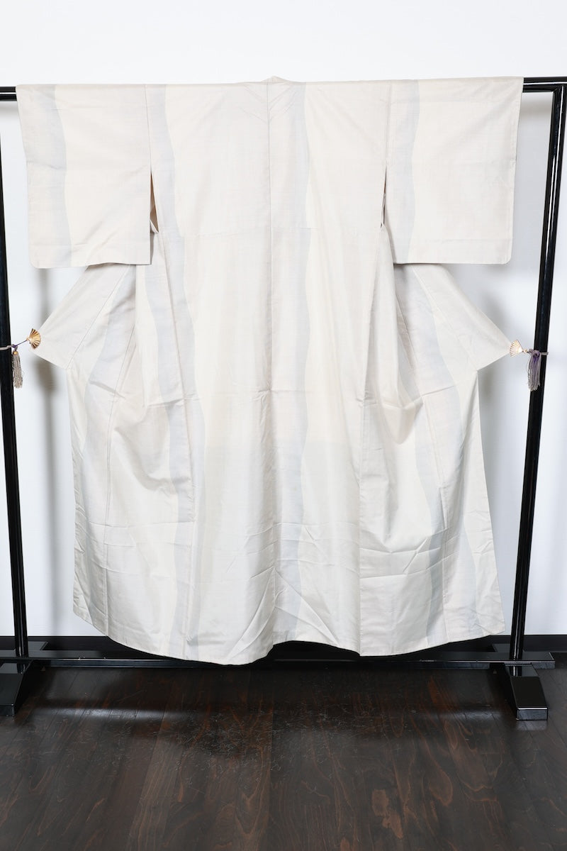 Tsumugi kimono white blue gray pre-owned /AZ82
