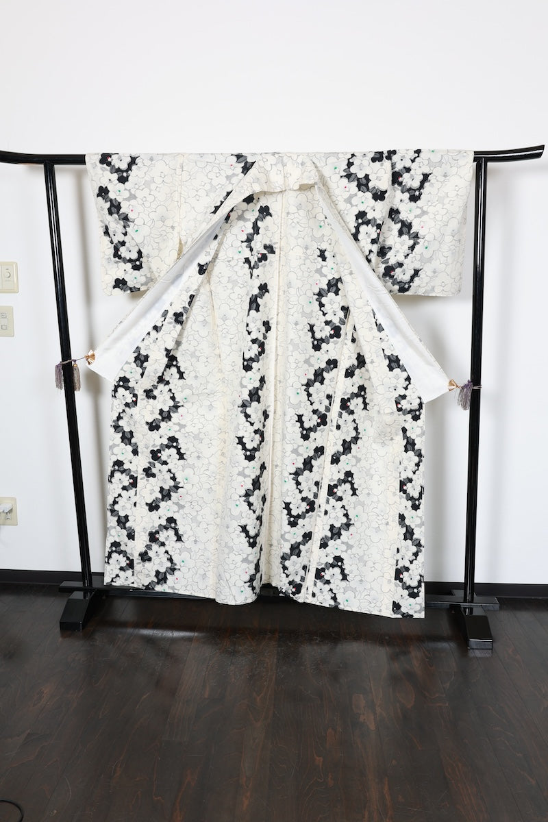 Tsumugi kimono white black Hand-woven pre-owned /AZ101