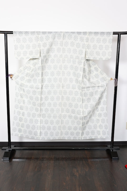 Summer Tsumugi used silk, white, blue, gray, floral pattern, post-dyed, K140