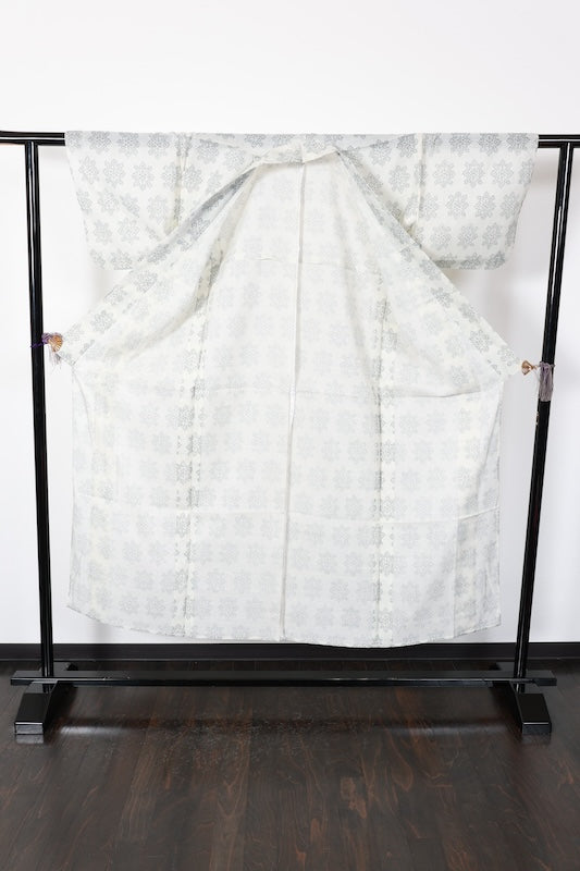 Summer Tsumugi used silk, white, blue, gray, floral pattern, post-dyed, K140
