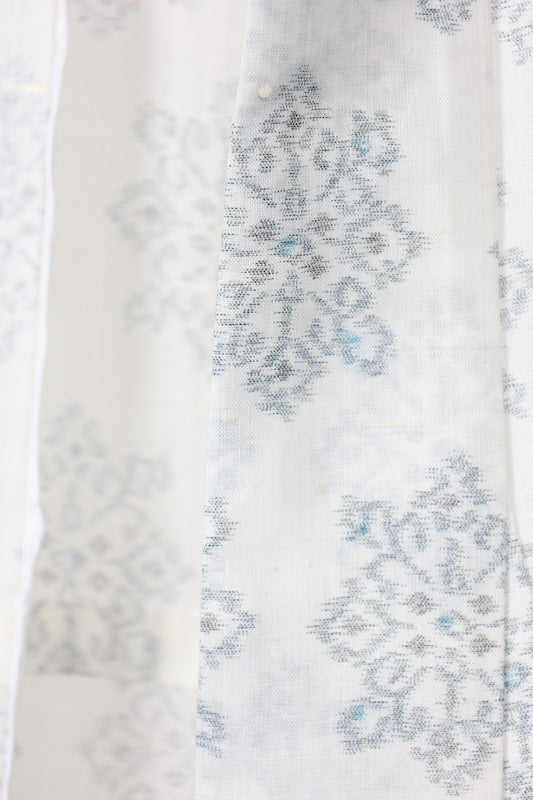Summer Tsumugi used silk, white, blue, gray, floral pattern, post-dyed, K140