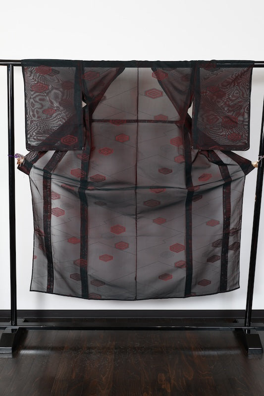 Komon used (kimono), Nishijin weave, patterned gauze, black and red, hexagonal diamond pattern, B1550
