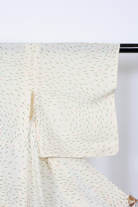 Summer Komon used (Kimono), ro (high-quality silk), off-white, green, red, ochre, medaka (Japanese rice fish) pattern, B1559