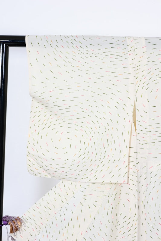 Summer Komon used (Kimono), ro (high-quality silk), off-white, green, red, ochre, medaka (Japanese rice fish) pattern, B1559