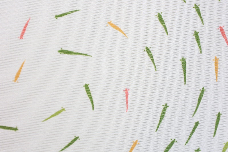 Summer Komon used (Kimono), ro (high-quality silk), off-white, green, red, ochre, medaka (Japanese rice fish) pattern, B1559