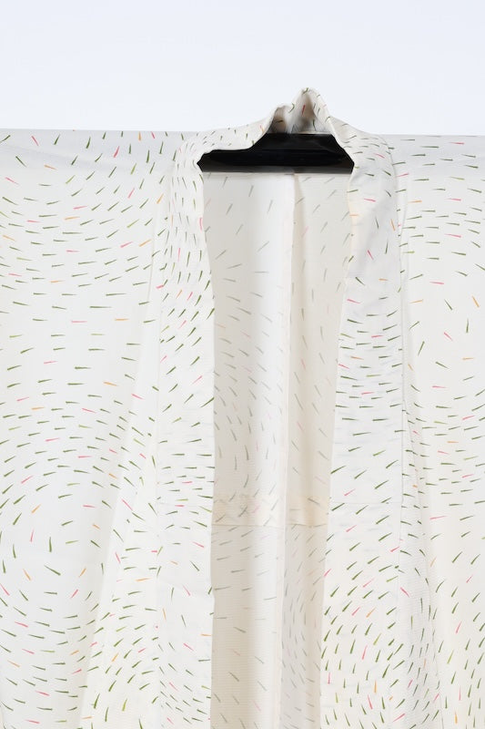 Summer Komon used (Kimono), ro (high-quality silk), off-white, green, red, ochre, medaka (Japanese rice fish) pattern, B1559