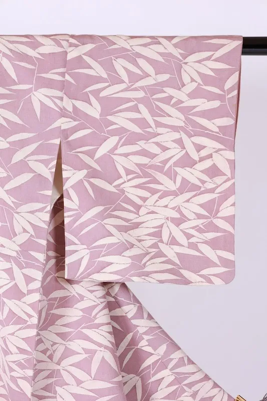 Japan used kimono pale purple and white, bamboo leaf motif, embroidery (B1388)
