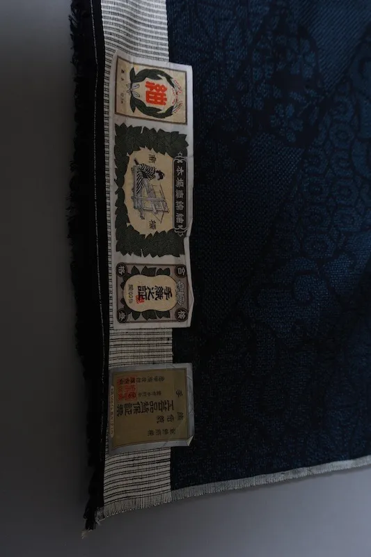 Silk textile Ishige Yuki Tsumugi Silk Fabric, Brand New, Indigo Shades, Hemp Leaf Pattern, Tortoise Shell Pattern, Flowers, Arabesque, Hundred Tortoise Shell Pattern, Handwoven, L144