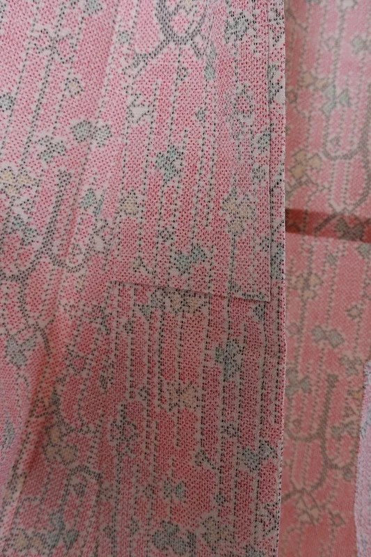 Shiozawa Tsumugi(Japan Pre-loved kimono) – Red, Gray, Yellow, Green(A088)
