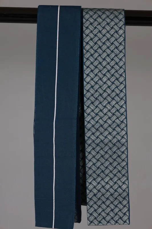 Men's Yukata Obi used (Sash) - Hakata Weave - Indigo and Gray - Reversible - Front: Woven Pattern, Back: Single Stripe - L125