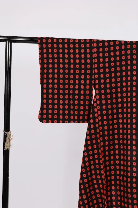 Japan  kimono, black and red, geometric pattern, G101
