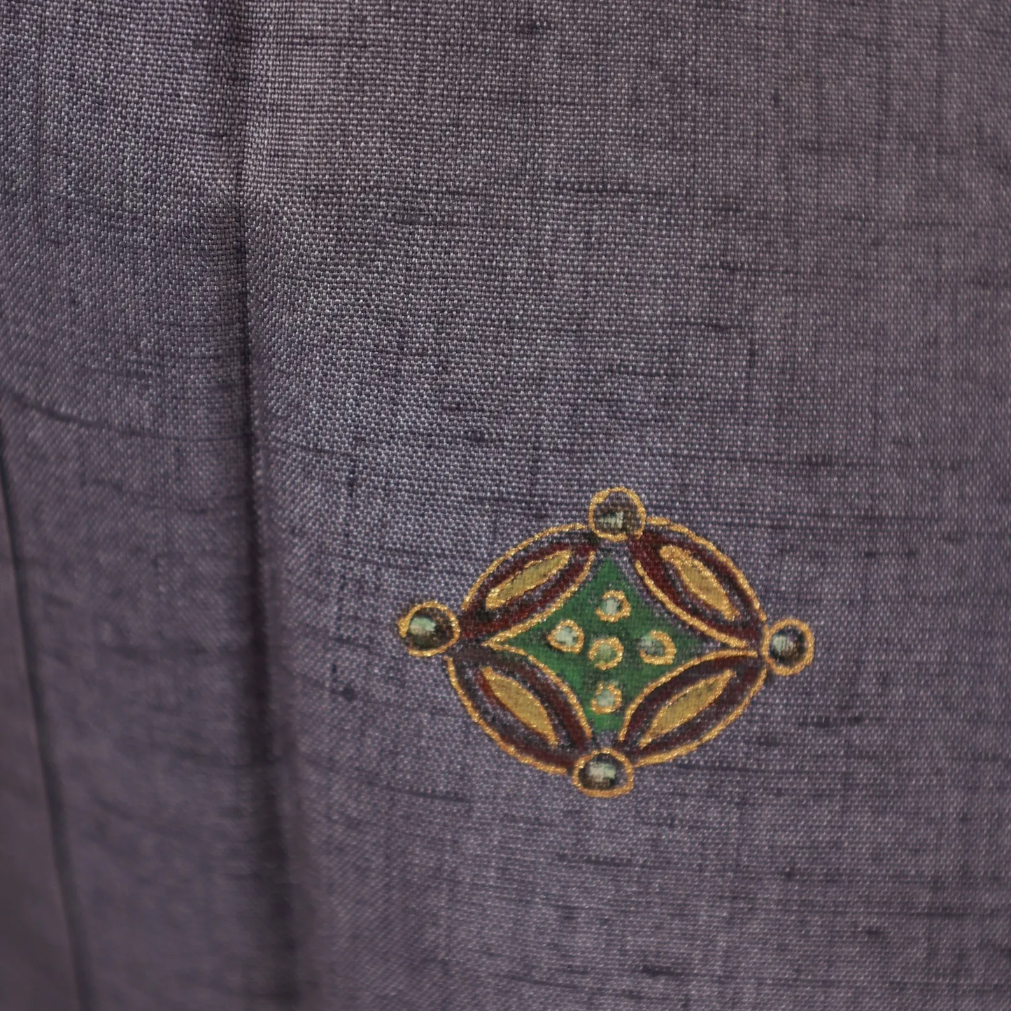 Silk pongee visiting kimono used, purple, indigo, gold, silver, green, auspicious motifs: cherry blossoms, plum blossoms, bamboo, chrysanthemums, V15