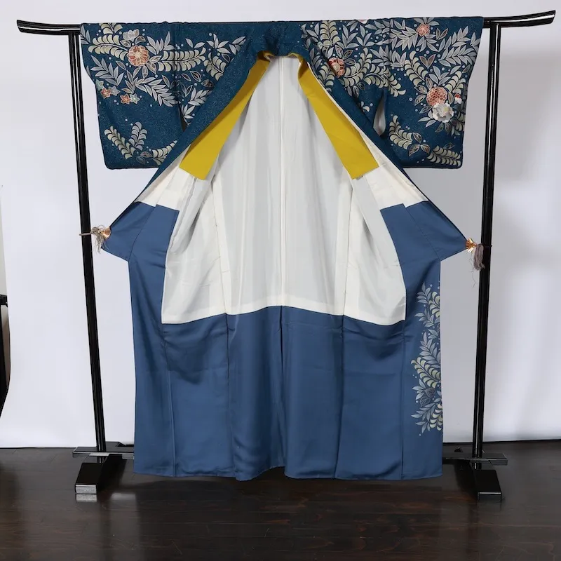 Visiting kimono used, Tsujigahana pattern, indigo, blue-gray, green, brown, gold, silver threads, K114