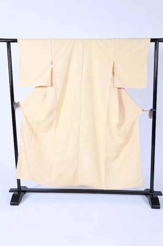 Japan kimono , Ojiya Tsumugi, brand new/unused, light yellow, floral design, Swatow embroidery, B1422