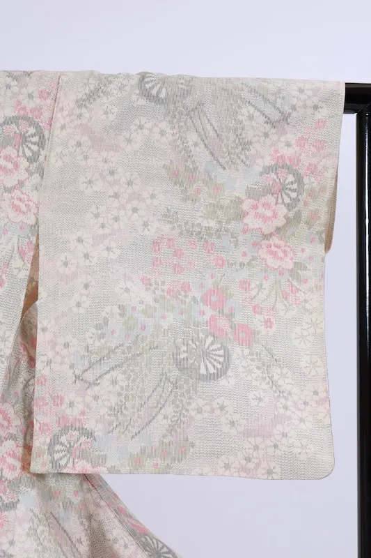 Japan Pre-loved kimono(White, Red, Gray, Pale Purple; Small floral motif)  A092