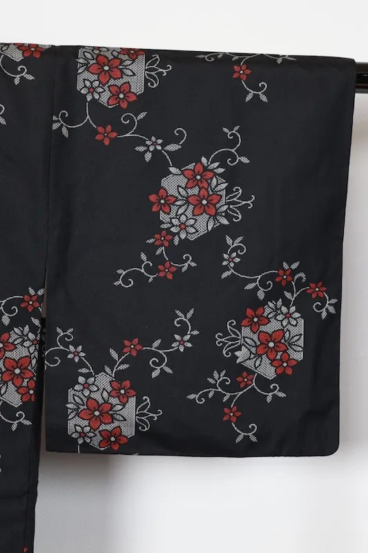 Haori – Brand new and unused – Black, red, and white – Floral pattern – R259