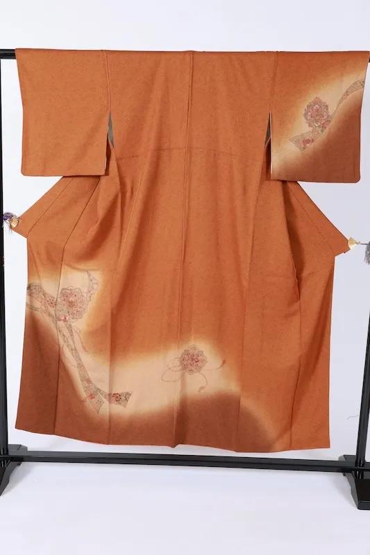 Tsukesage used Kimono – Shades of Brown, Green, and Purple; Floral and Noshi (Ceremonial Ribbon) Motifs; Swatow Embroidery (B1411)