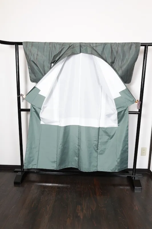 Authentic Oshima Tsumugi silk  kimono, brand new, unused, with certificate of authenticity. Green and gray,  R164