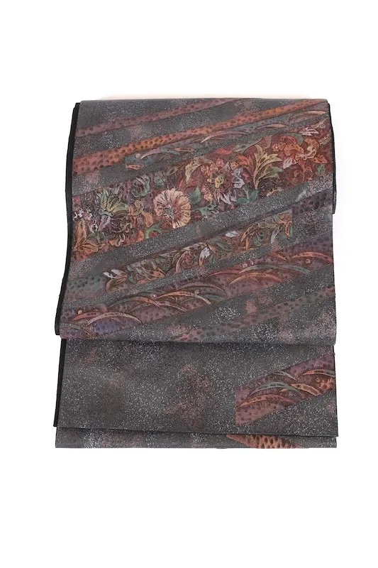 Brand new, unused obi (sash). Purple, gray, purple, green. Burnt foil, floral pattern, gold-embossed leather. L26