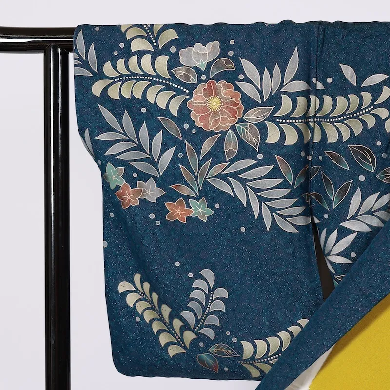 Visiting kimono used, Tsujigahana pattern, indigo, blue-gray, green, brown, gold, silver threads, K114