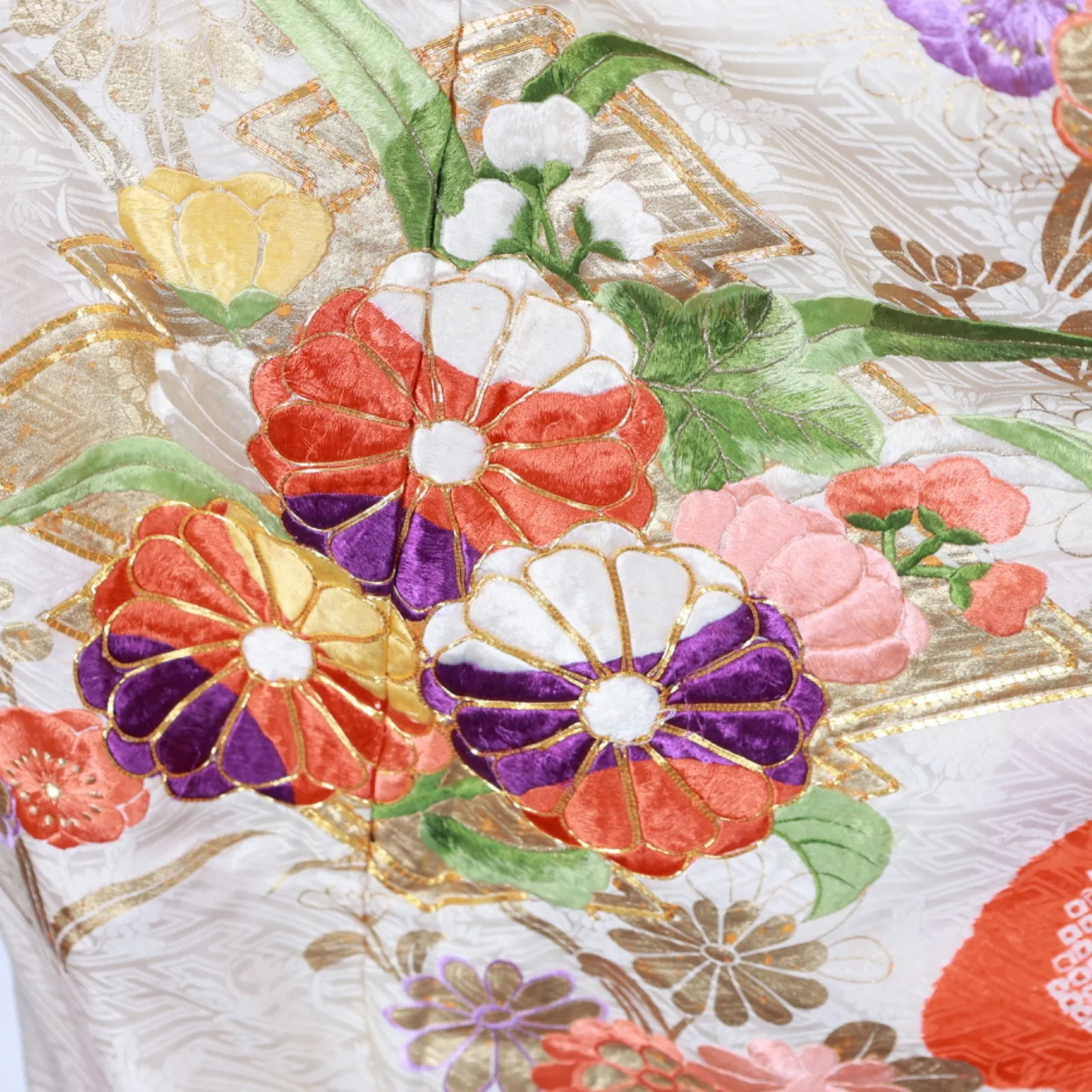 Furisode (long-sleeved kimono used) - White, Green, Red, Gold, Purple - Embroidery, Shibori (tie-dye) pattern, Brocade fabric - K99