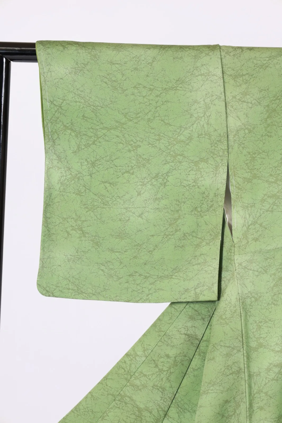 Japan  kimono, brand new, unused, shades of green, crackle glaze pattern, four-eyed diamond crest, B1466