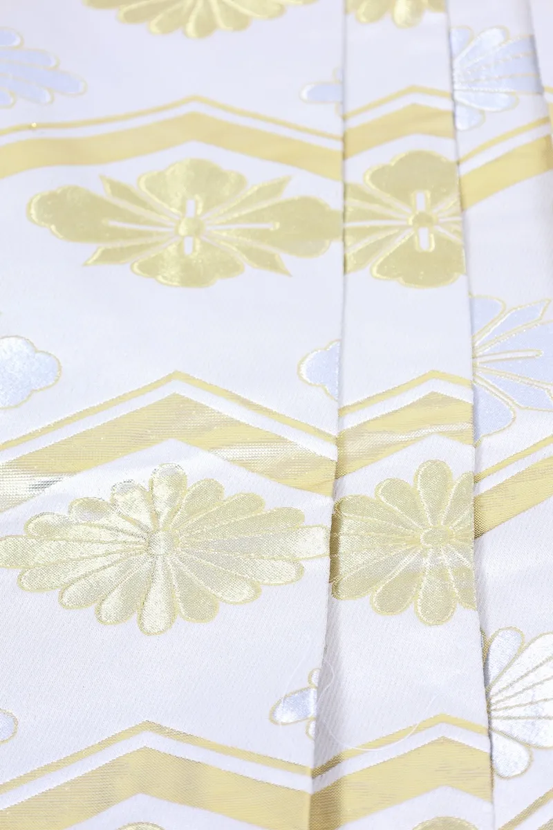 Hakama – Brand new, unused – Gold, Silver, Off-white – Ken-Hanabishi pattern – AZ70