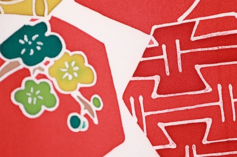 Komon (used kimono fabric) in red, green, yellow, mustard, floral, Shippo (seven treasures) pattern, tortoise shell pattern, batik dyeing, B1472