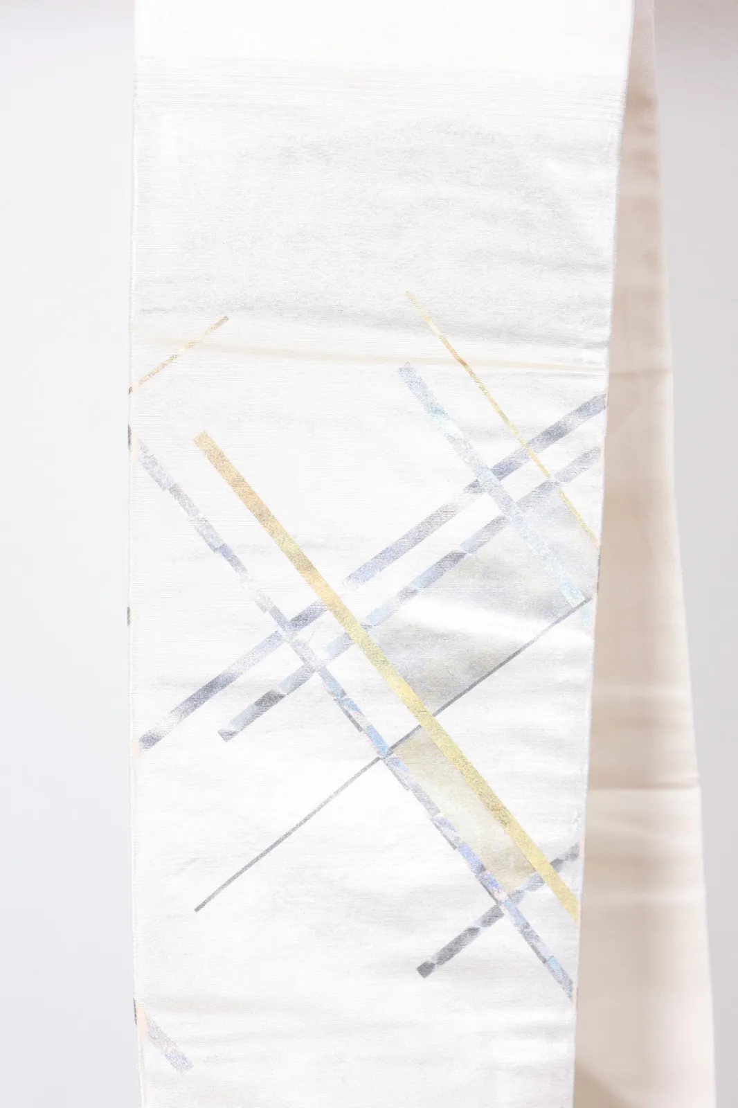Nagoya Obi(used sash) – Traditional Craftsmanship by Shohei Hori – Hikihaku (Gold/Silver/Pearl Leaf) R127