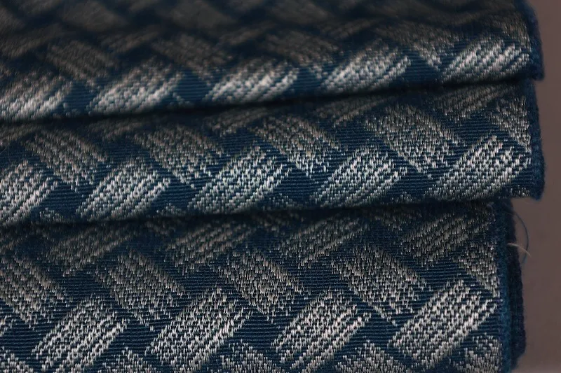 Men's Yukata Obi used (Sash) - Hakata Weave - Indigo and Gray - Reversible - Front: Woven Pattern, Back: Single Stripe - L125