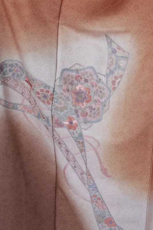 Tsukesage used Kimono – Shades of Brown, Green, and Purple; Floral and Noshi (Ceremonial Ribbon) Motifs; Swatow Embroidery (B1411)