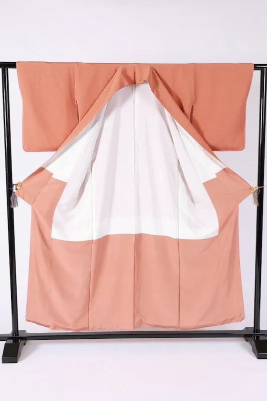 Japan kimono (Iromuji), brand new and unused;  *fukure-ori* (embossed/textured) weave; features a sewn *Gosan-no-Kiri*  crest; K293.