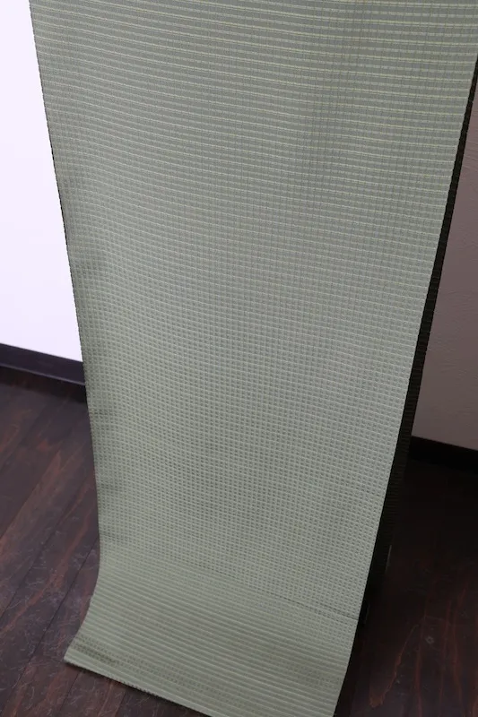 Japan kimono fabric – Brand New, Untailored – Green – Yoshino Lattice Pattern – Gold Silk – G80
