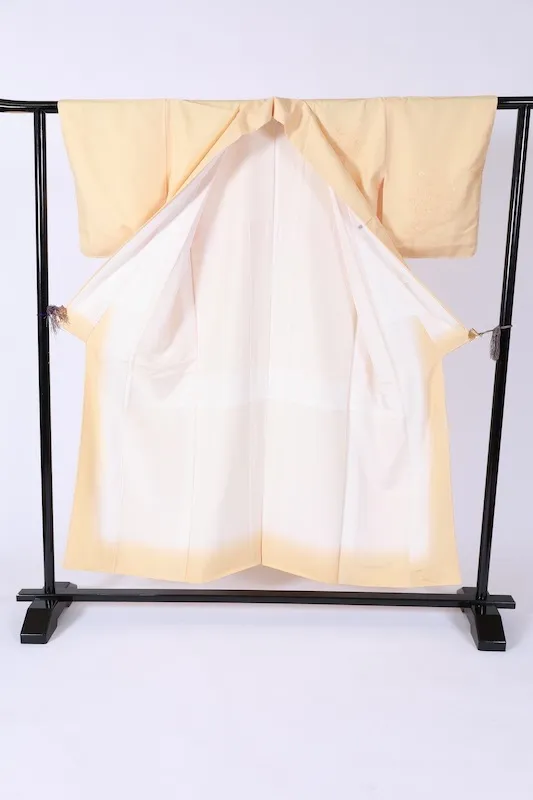 Japan kimono , Ojiya Tsumugi, brand new/unused, light yellow, floral design, Swatow embroidery, B1422