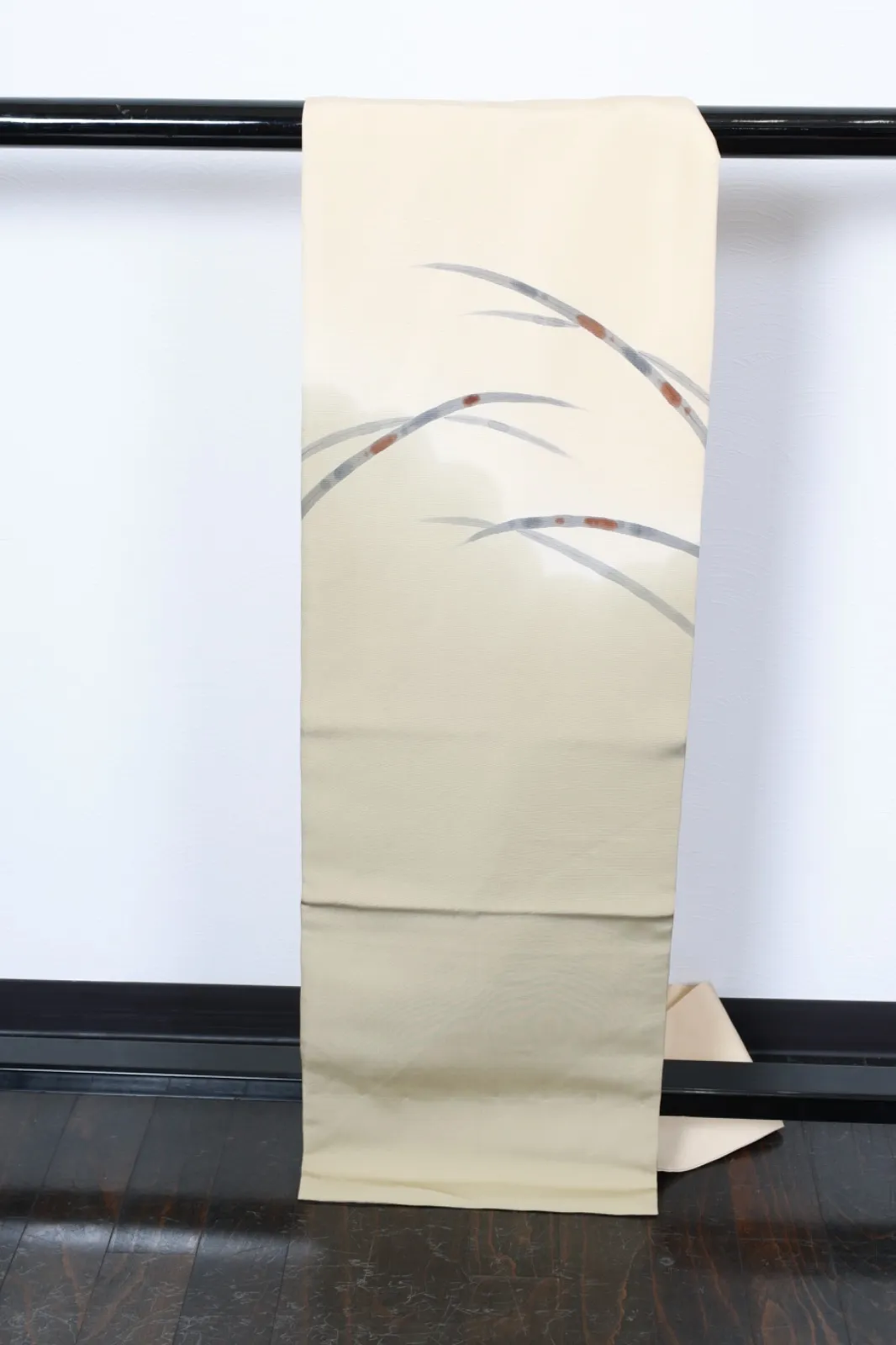 Nagoya Obi(used sash), Shioze silk, Rikyu-iro (tea-green/beige-green), beige, gray, *Tsuyushiba* (dew-kissed grass) pattern, hand-painted, R135.