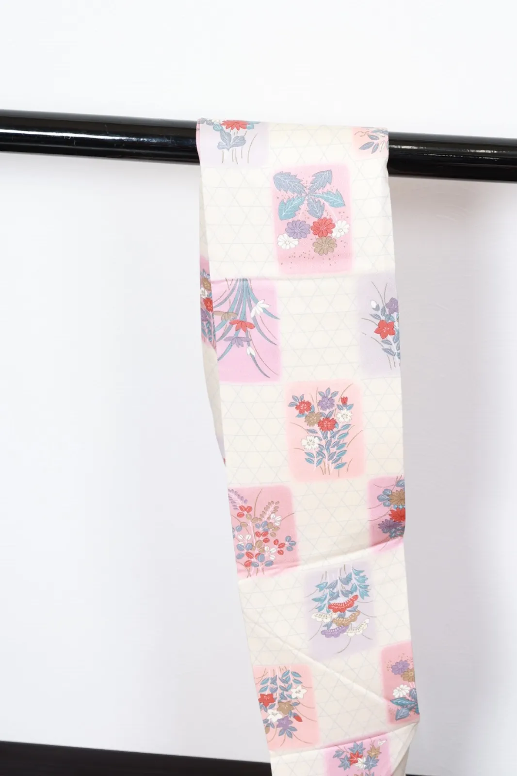 Nagoya Obi(used sash) – Off-white, pink, blue, shades of purple, (R112)