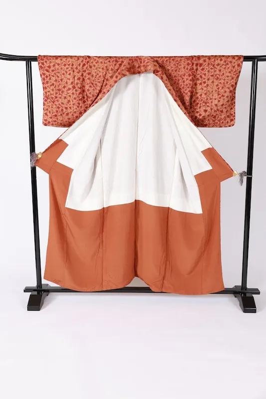 Komon (kimono), brand new, unused, in reddish-brown and mustard yellow, with a hat-shaped tie-dye pattern, B1385
