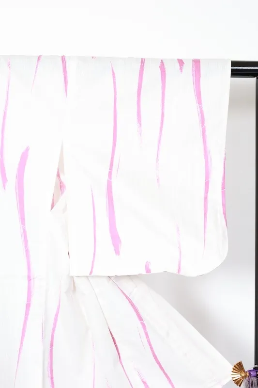 Brand-new Yukata – Asymmetrical Split-Panel Design (Off-white, Black, Gray, Purple-Pink) – Goldfish Motif