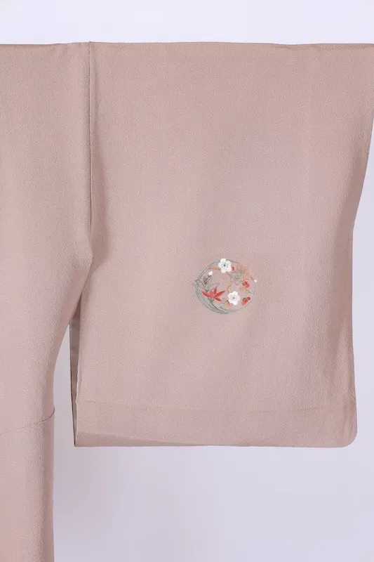 Japan used Kimono – Single Crest (Circle with Quince Blossom) – Light Brown, Green, Coral Vermilion, White, Brown– B1429