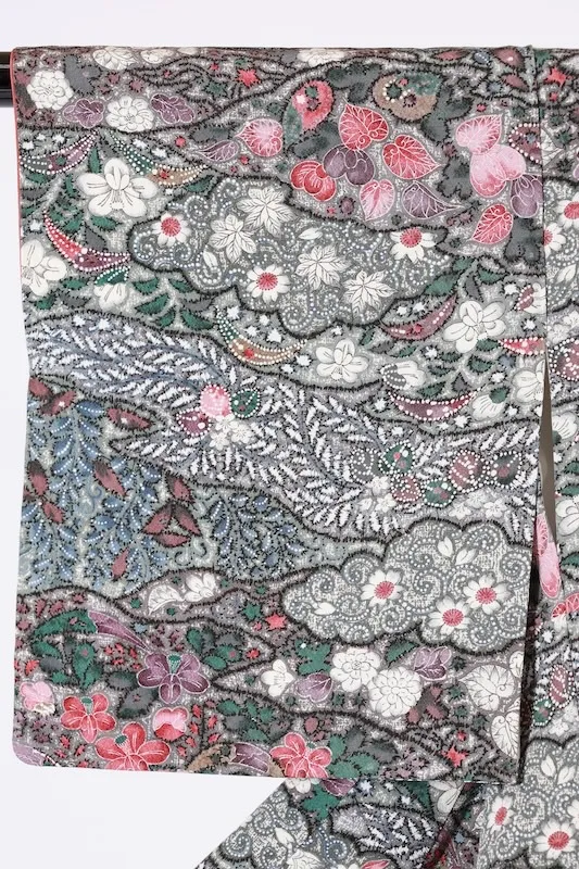 Japan Pre-loved Kimono:colors include gray, red, black, white, green, and purple (A082).