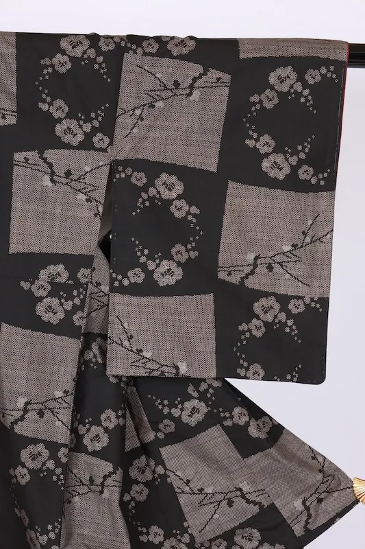 Japan used kimono  Oshima Tsumugi – Mud-dyed & Plant-dyed – Brown & Black – Plum Blossom Motif – 5-Maruki – T580