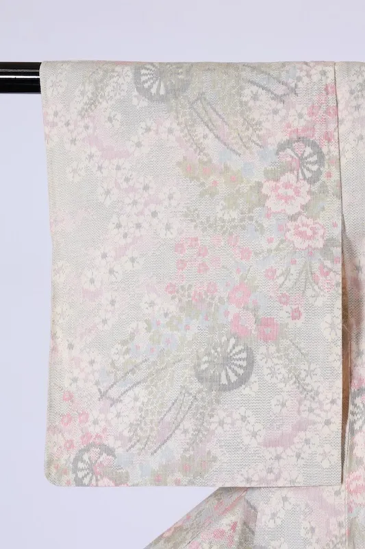 Japan Pre-loved kimono(White, Red, Gray, Pale Purple; Small floral motif)  A092
